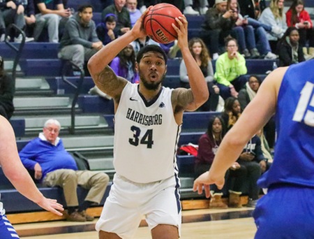 Men's Basketball Grinds Out Win Over Etown