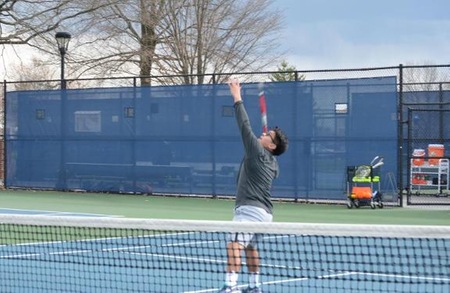 Men's Tennis Stumbles Against the Knights