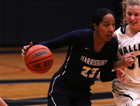 Women's Basketball Falls For First Time This Season